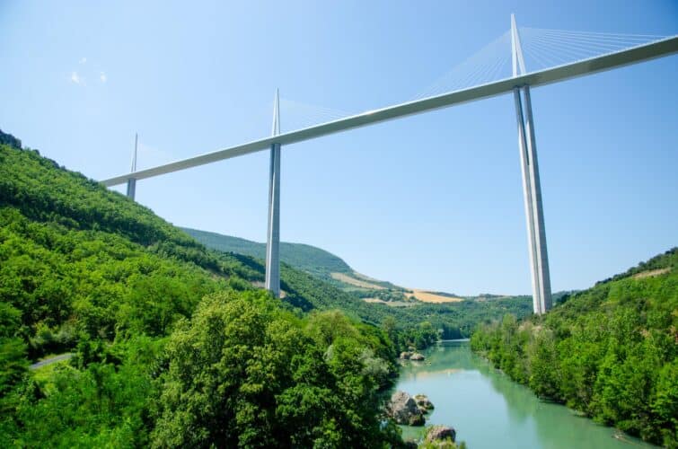 La Dourbie et le Viaduc de Millau, Occitanie