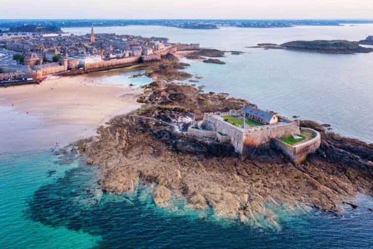 Le Fort National de Saint-Malo, un monument historique de Bretagne