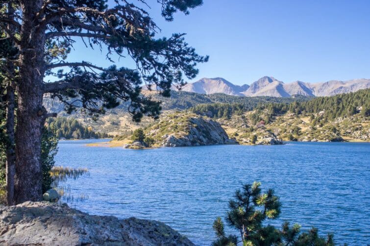 Paysages entourant le lac des Bouillouses dans les Pyrénées Orientales