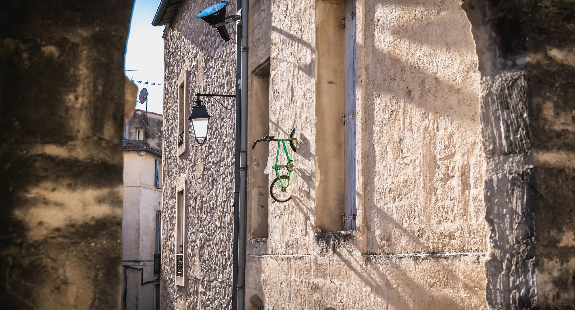 Vélo sur un mur de Montpellier par BMX