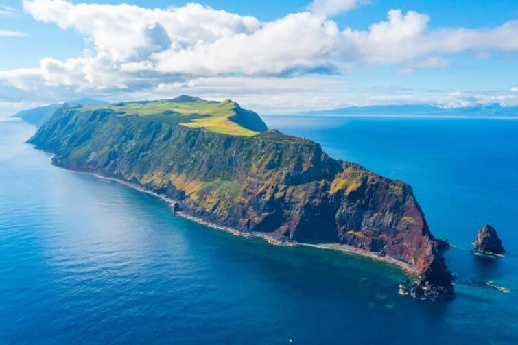 Vue aérienne de l'île São Jorge aux Açores
