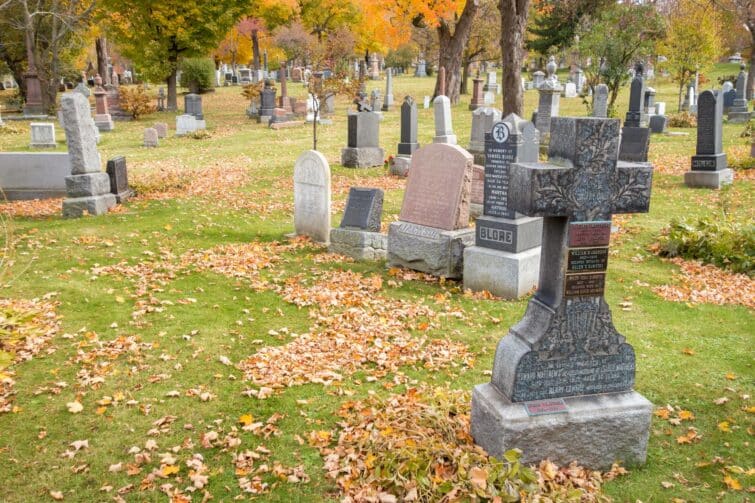 cimetière du Mont Royal en automne