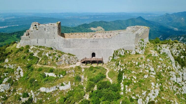 Chateau et musée cathare de Montségur en Occitanie