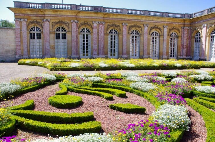 Façade et jardin du Grand Trianon au Château de Versailles