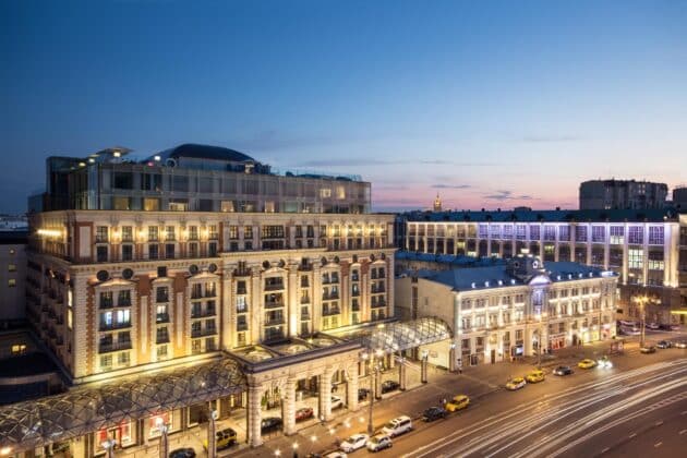 Hôtel Ritz-Carlton le soir, Moscou, Russie
