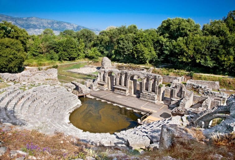 L'amphithéâtre romain à Butrint
