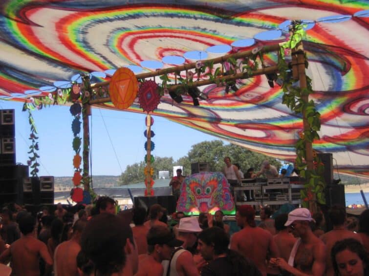 Le Boom festival pour les amateurs de musique techno et psytrance au Portugal
