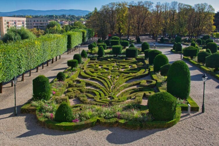 Motifs des jardins à la française de Castres en Occitanie
