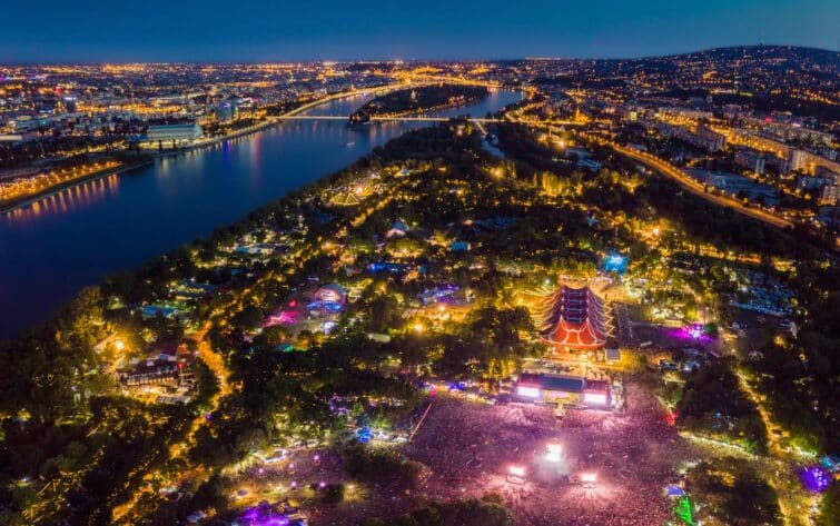 Vue aérienne du festival Sziget en Hongrie