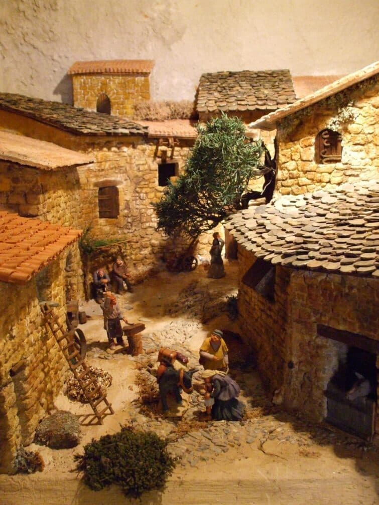 figurines au Musée Hurepel de Minerve
