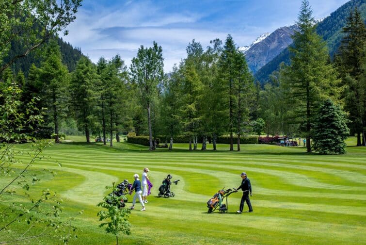 Activité de golf à Chamonix en été
