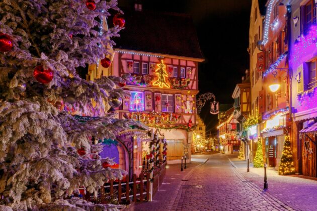 Colmar, un des plus beaux villages de Noël au monde, Alsace, France