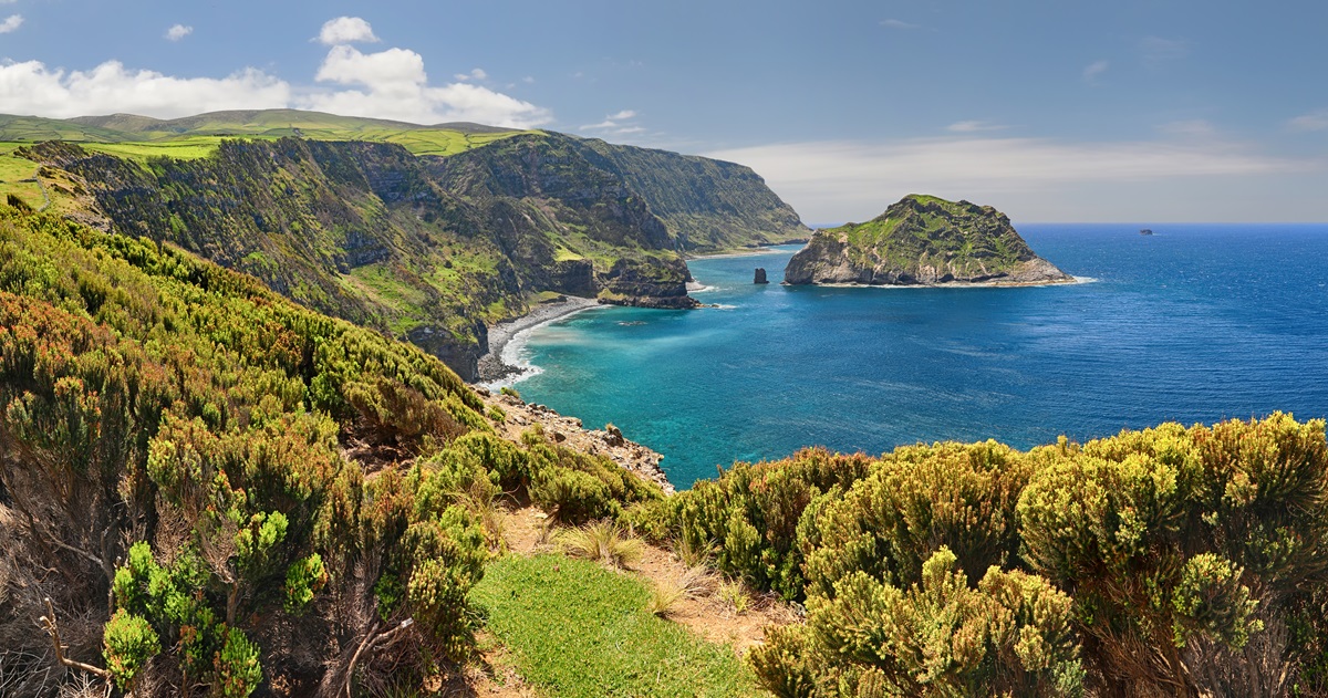 Côte Nord de Flores près de Ponta Delgada (Açores)