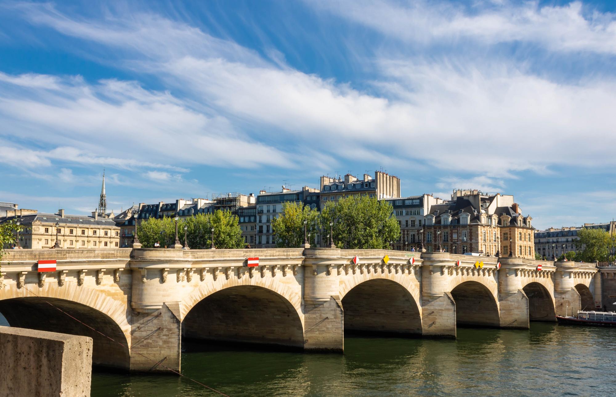 Les 9 Ponts Emblématiques De Paris à Traverser à Pied 9016