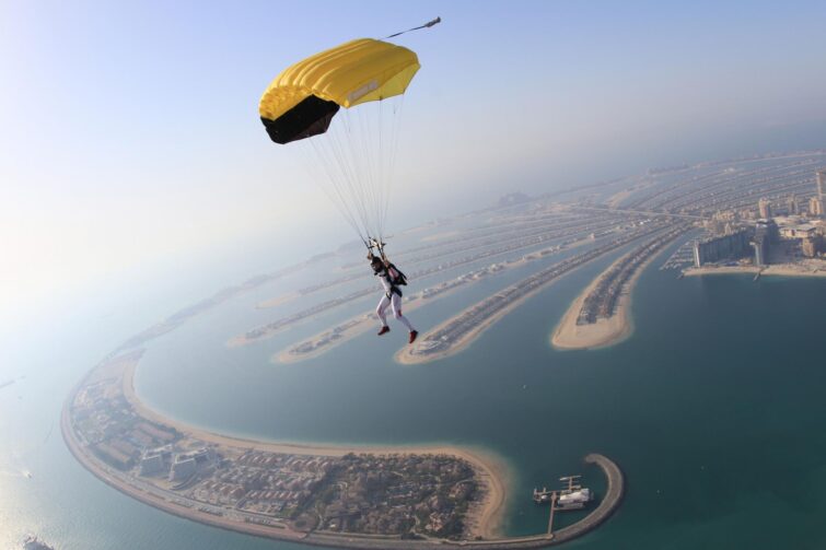 Sauter en parachute au-dessus de Dubaï pour Nouvel An