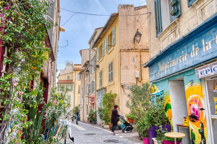 Balade dans les vieux quartiers de Marseille, France