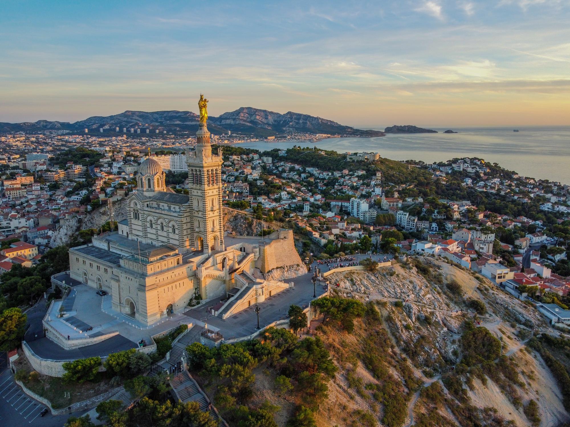 Balade du Vieux-Port à Notre-Dame de la Garde, Marseille