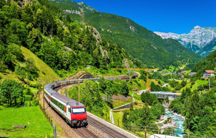 Gotthard panorama express, train Suisse