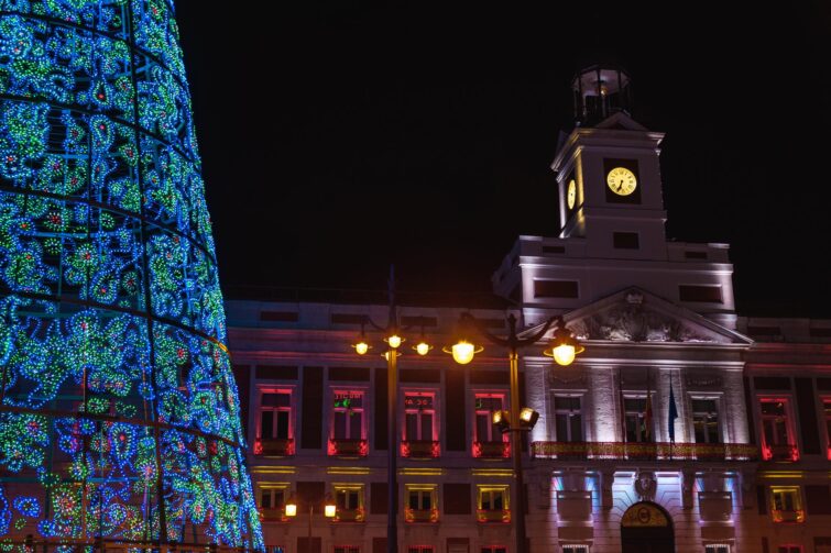 La Puerta del Sol pour fêter la Saint-Sylvestre à Madrid