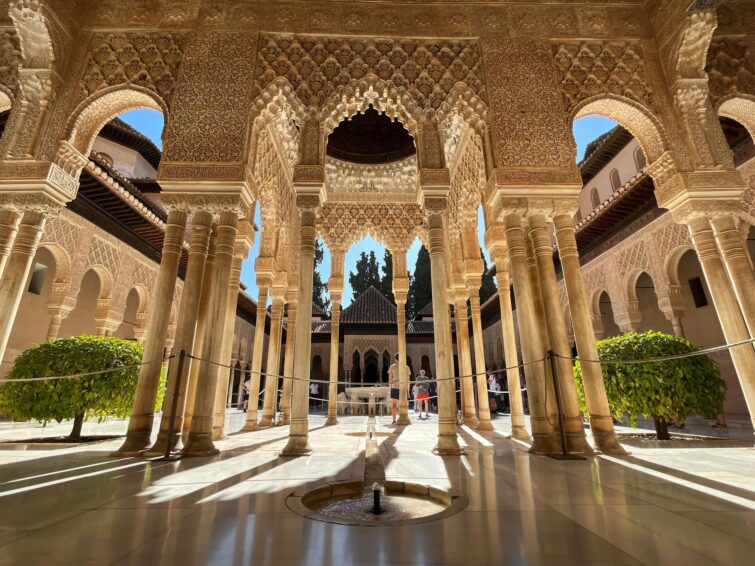 Le patio des Lions à l'Alhambra