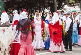 Les costumes traditionnels des événements religieux de Madrid