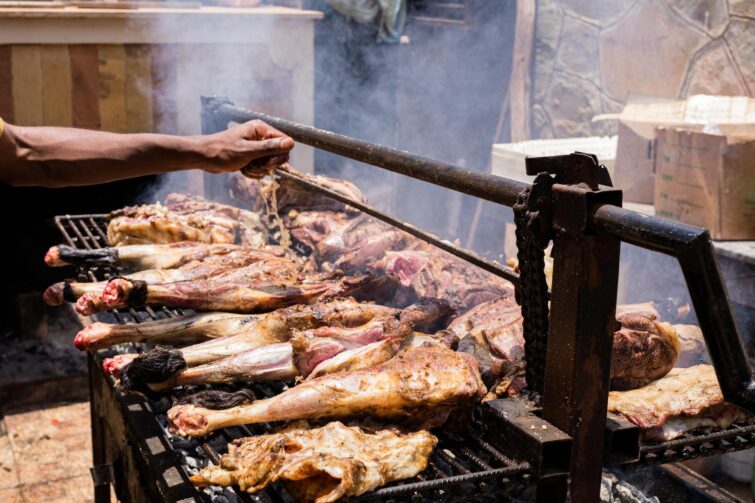 Nyama Choma, viande grillée au barbecue, Tanzanie