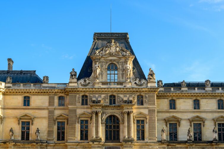 Un pavillon du Palais du Louvre