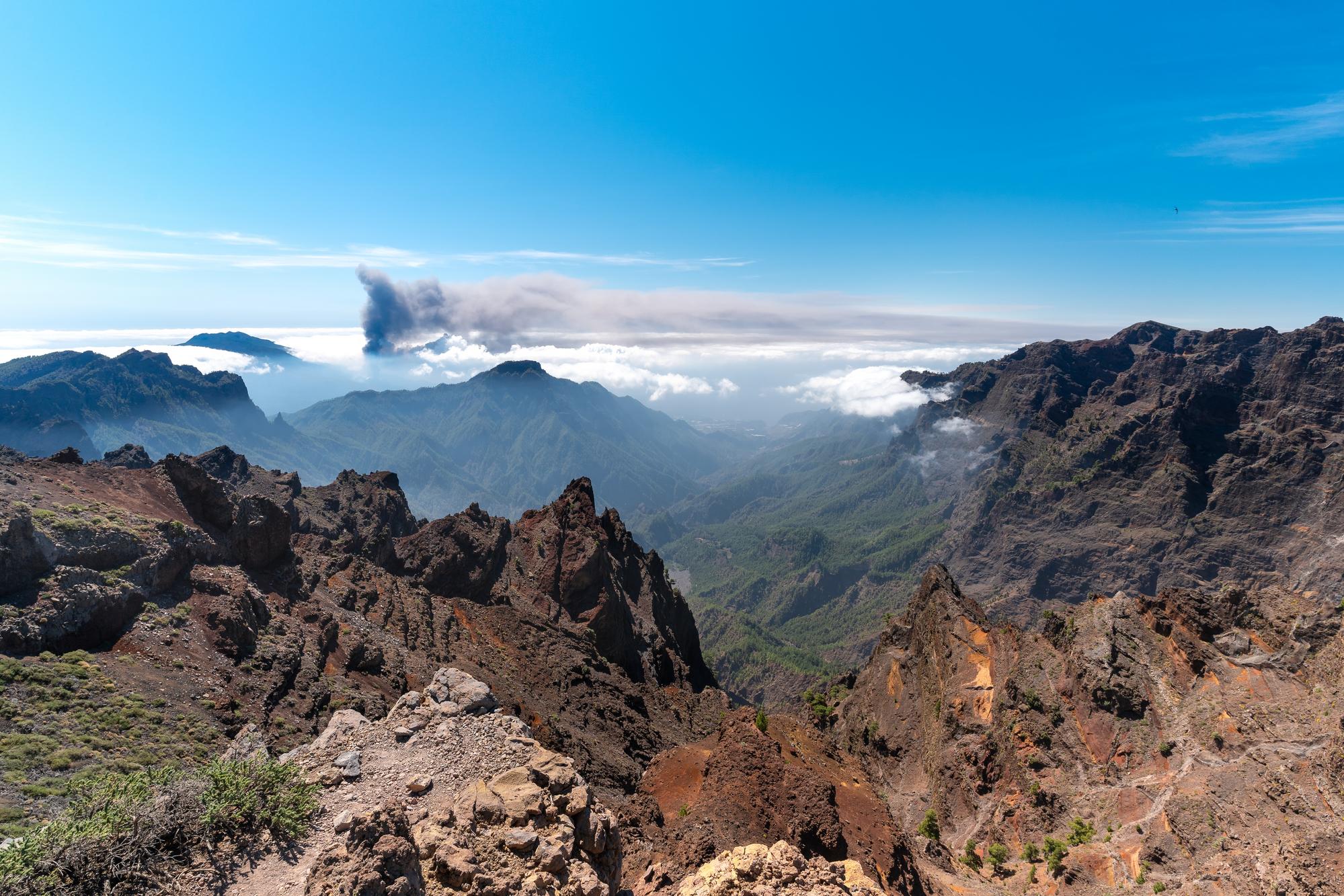 Vue panoramique de Cumbre vieja depuis la Caldera de Taburiente