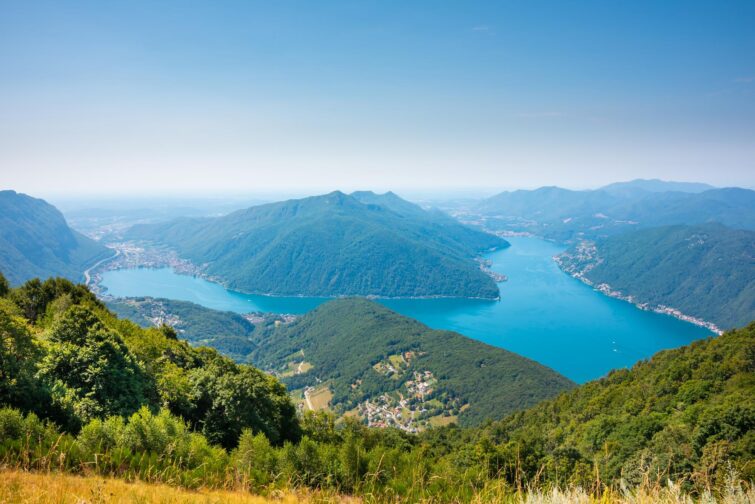 Vue panoramique sur le lac de Lugano, Suisse