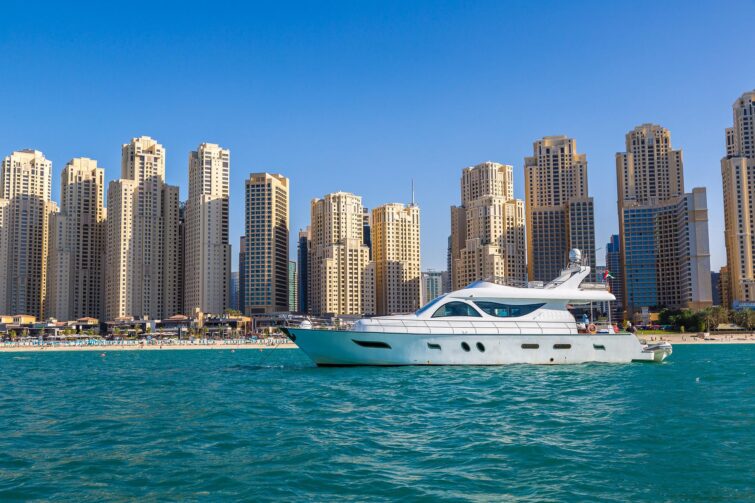Dubai : Sea Cruise with Swimming, Tanning, and Sightseeing