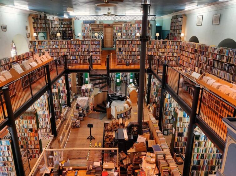 Leakey's Second Hand Bookshop, Inverness, Écosse