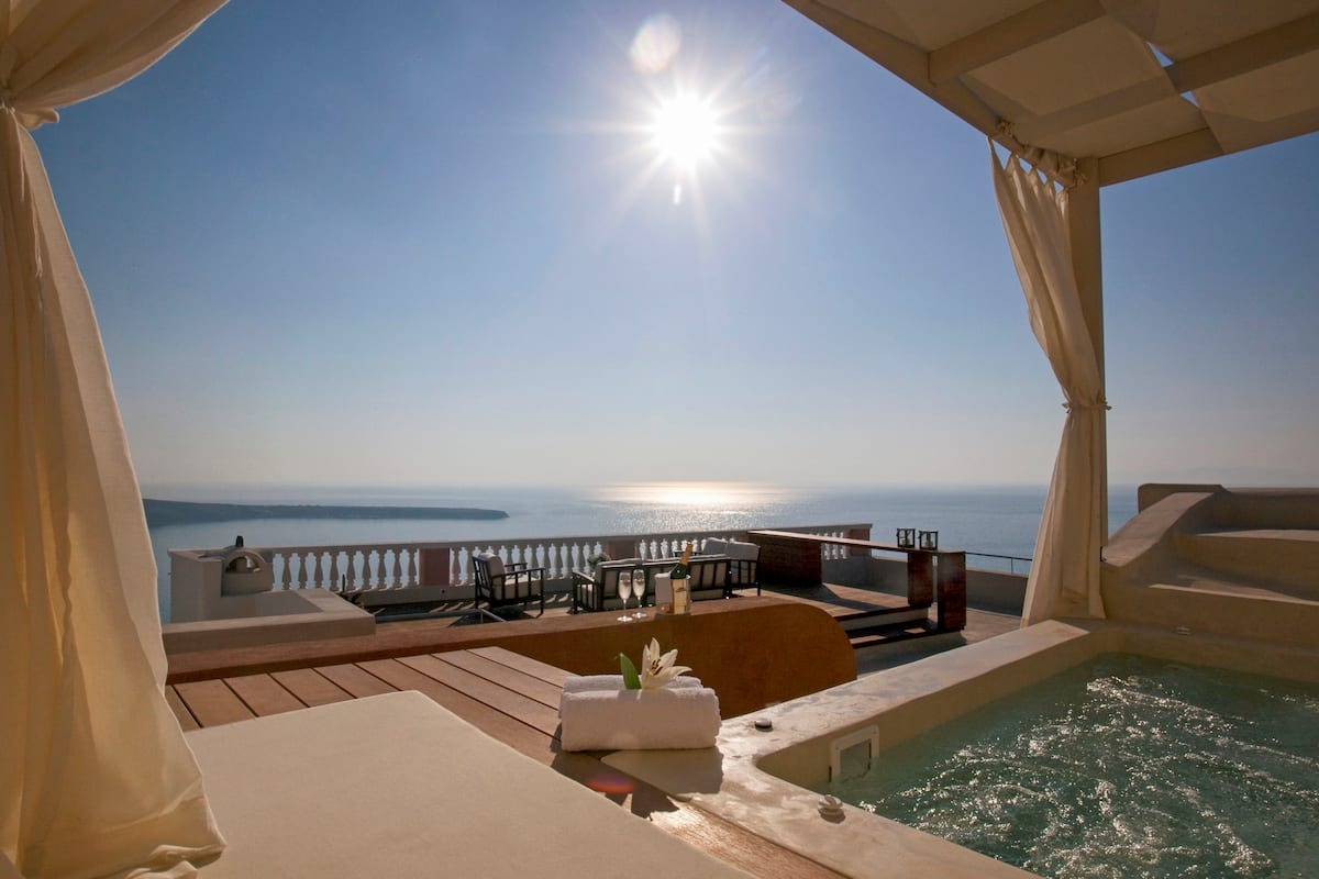Oia Mansion, Airbnb de luxe à Santorin