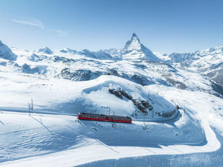 Train pour Gornergrat, glacier suisse