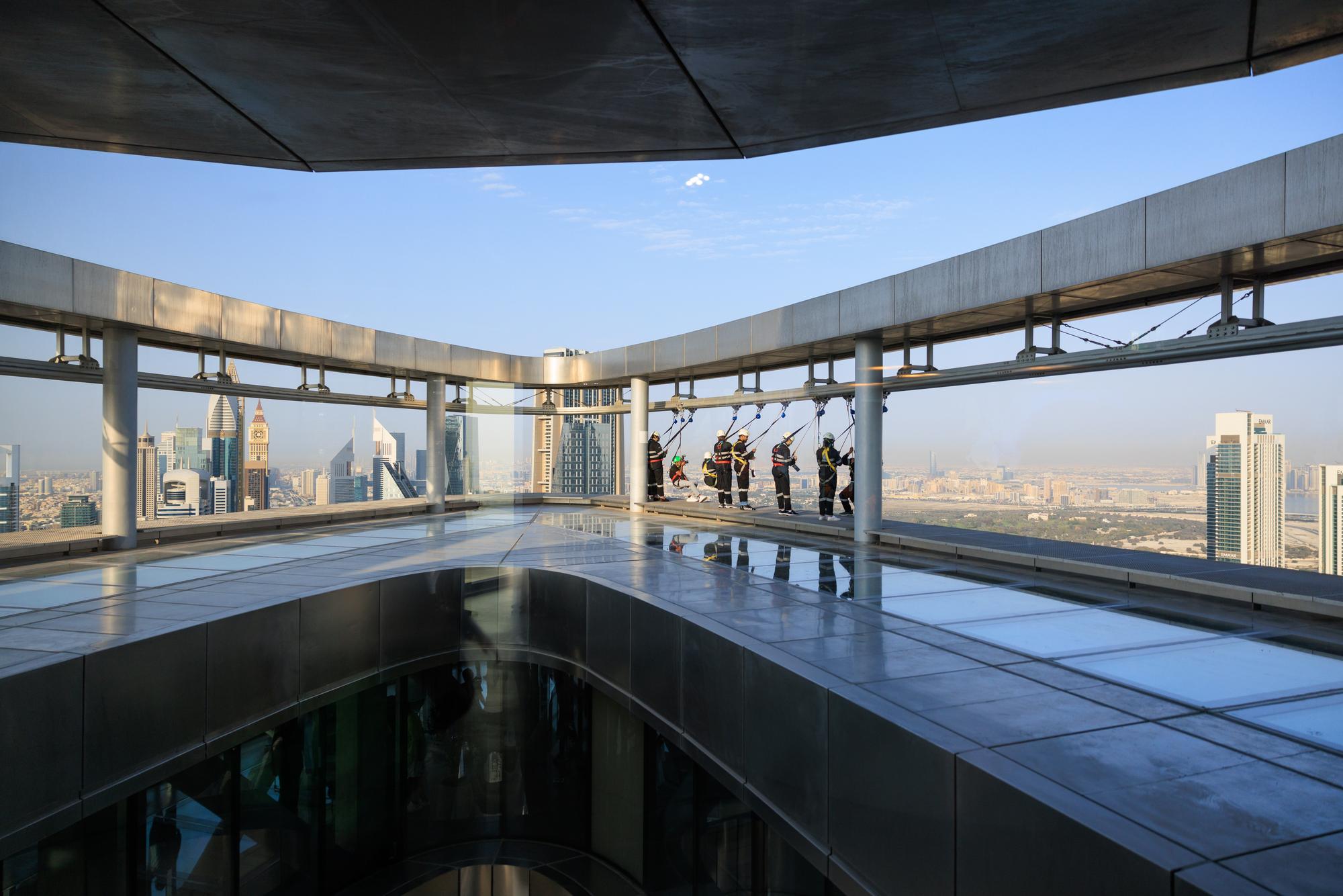 edge walk dubaï