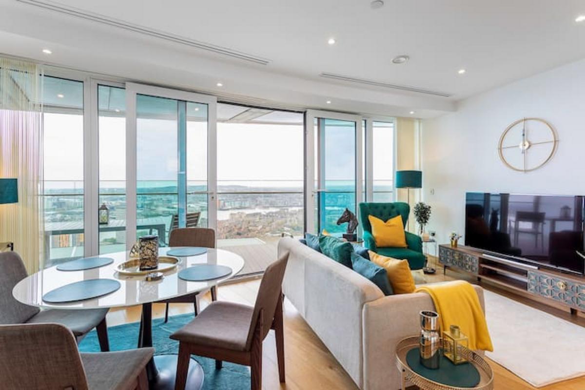 panoramic-balcony-luxury-condo