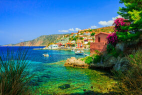 Vue panoramique d'Argostoli, ville sur l'île de Kefalonia en mer Ionienne