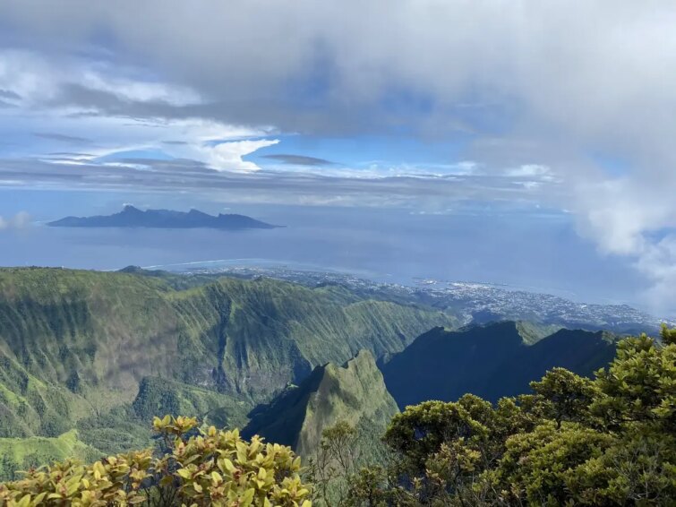 Gravir le Mont Aorai à Tahiti