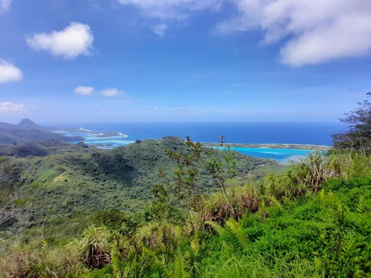 La randonnée du mont Puhueri dans les îles Sous-le-Vent en Polynésie française
