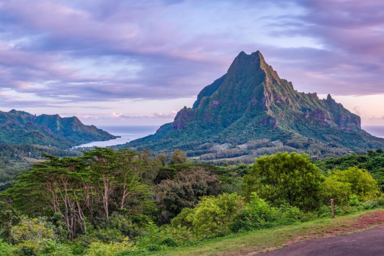 Le mont Rōtui à Moorea, Polynésie française