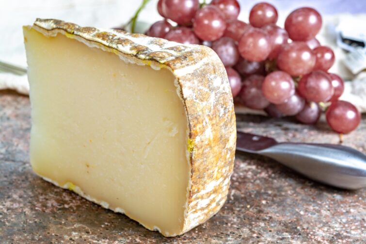 Ossau-Iraty, fromage AOP et AOC des Pyrénées