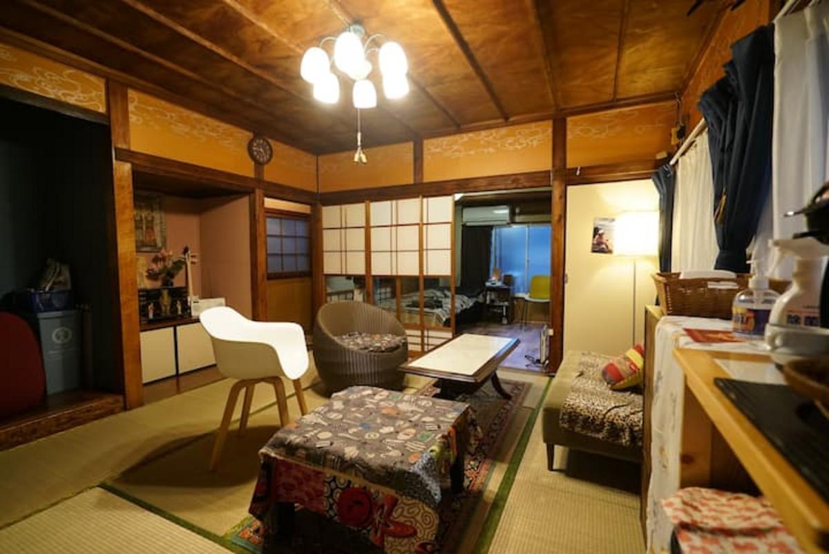 extremement-facile-yanaka-vivez-dans-un-refuge-retro-showa-sejour-longue-duree-disponible-2-chambres-avec-cuisine-cuisine-ok-nouvelle-salle-de-douche