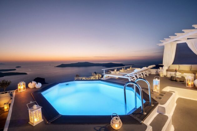 Airbnb avec piscine et vue mer Egée à Santorin