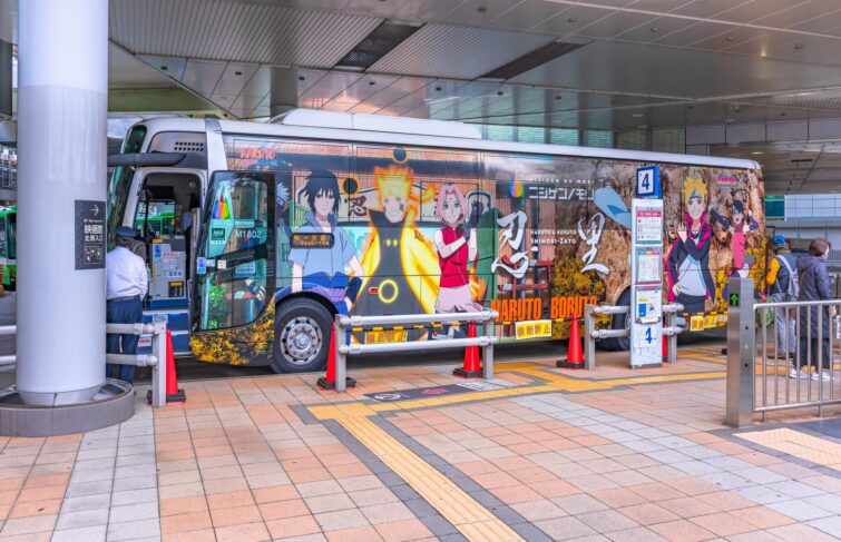 Bus pour le Nijigen no Mori, Japon