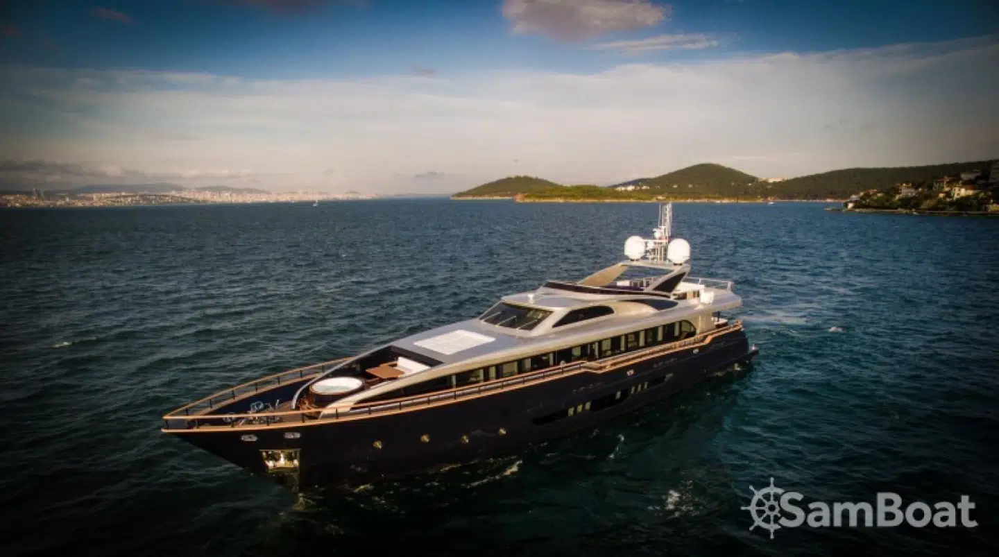 H-Luxury-Yachting Luxury Yachting - 2015
