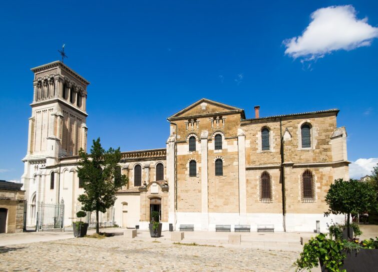 La cathédrale Saint-Apollinaire de Valence dans la Drôme