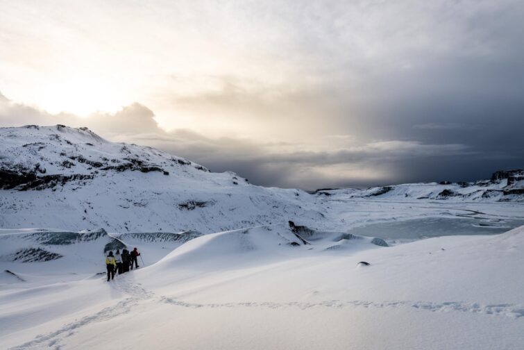 Le volcan Eyjafjallajokull en Islande sous la neige