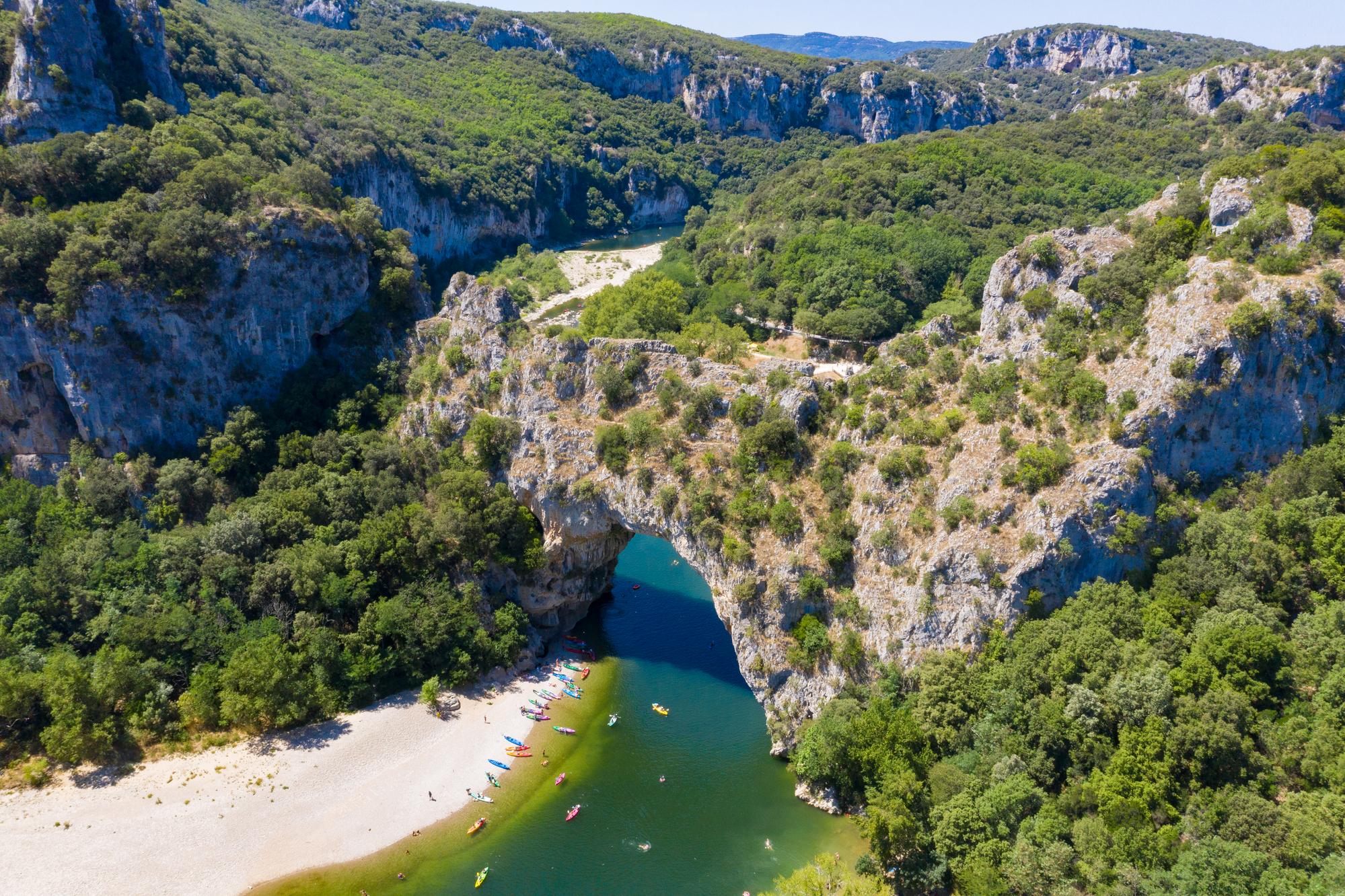 Vue aérienne du Pont d'Arc en Ardèche