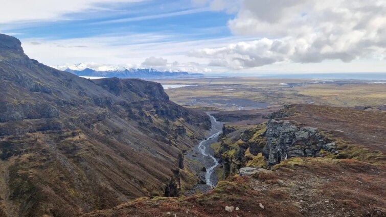 Cascade de Hangandifoss dans le Canyon de Múlagljúfur, Islande