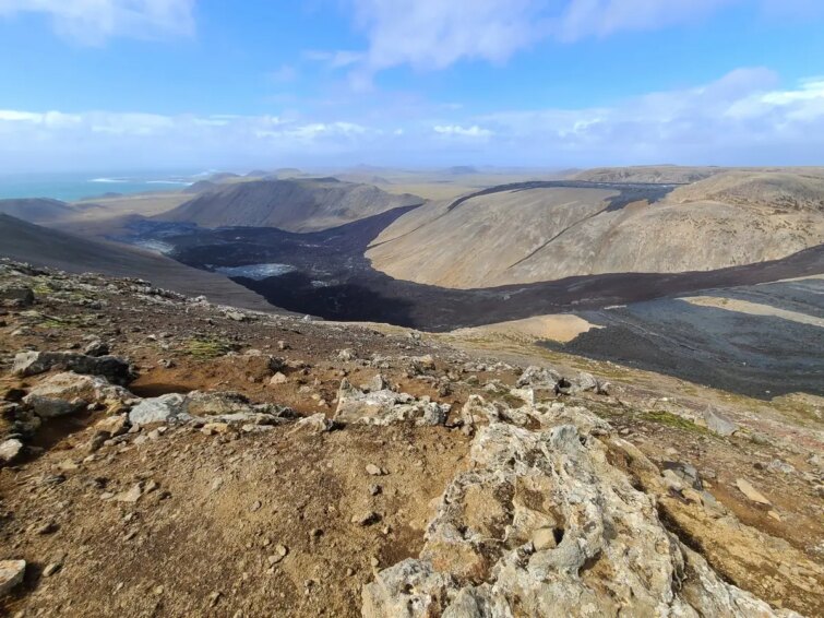 Vue panoramique du Volcan Fagradalsfjall sur la Route C