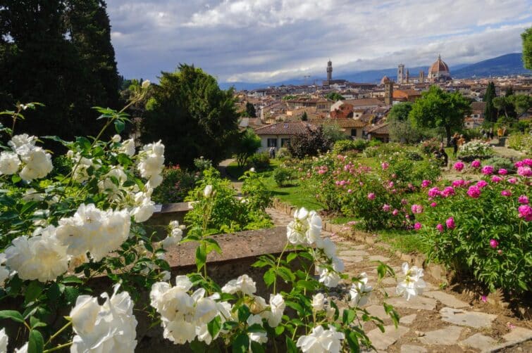 Vue panoramique sur Florence depuis le Giardino delle Rose en Toscane, Italie